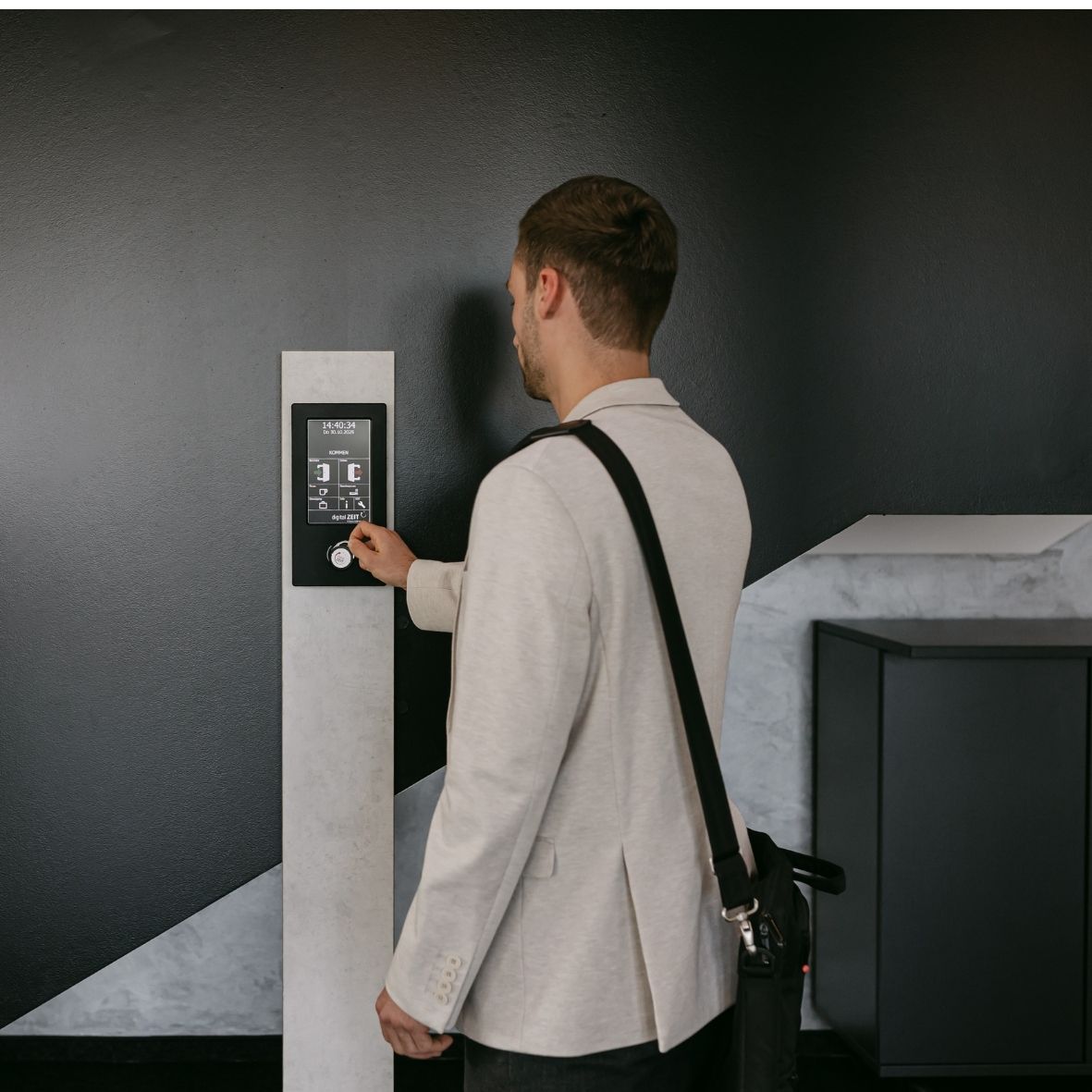 Mobile Zeiterfassung per Tablet mit AVERO®