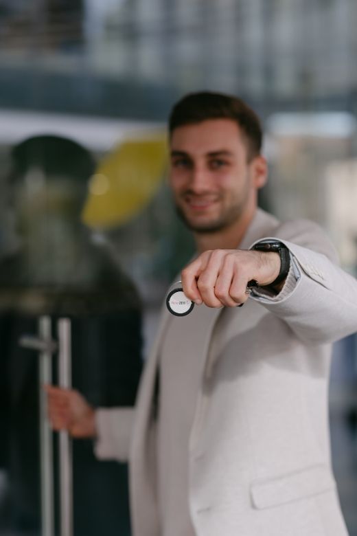 Zutrittskontrolle in AVERO® – Online und Offline kombiniert