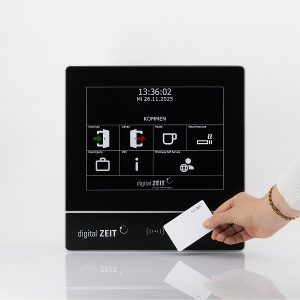 MFT4090 Multifunktionsterminal mit 12-Zoll-Touchdisplay – RFID-Ausweis an AVERO® Terminal von digital ZEIT