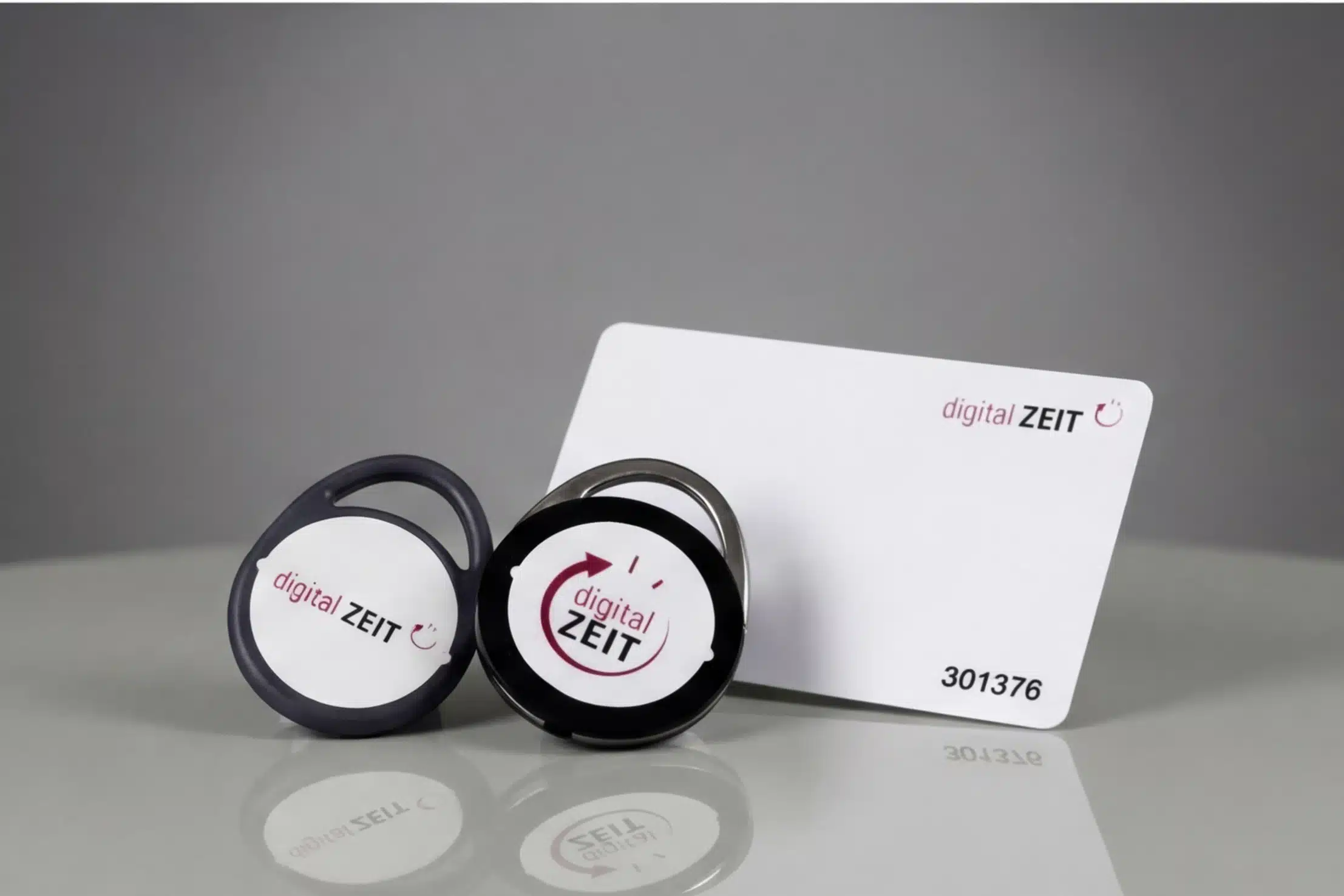 RFID-Medien-Karte-Chip, RFID-Leser und Ausweise für Zutrittskontrolle – AVERO® von digital ZEIT