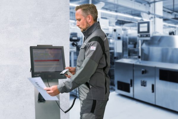 Die AVERO-Betriebsdatenerfassung zur schnellen und übersichtlichen Erfassung aller Daten an einen Industrie-PC.